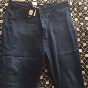 Don’t Break My Heart II Flare Jeans-Medium Wash